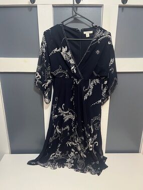 dressbarn Black Dress with Ivory Label Detail